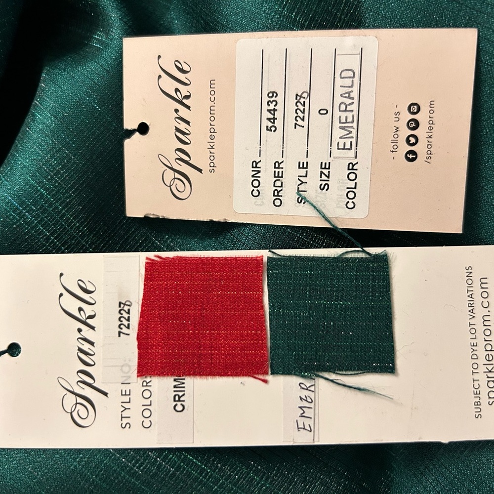 Elegant Emerald Green Prom Dress - Picture 8 of 12